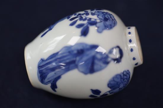 A Chinese blue and white small jar and cover, and a similar small vase, Kangxi period, H. 6.7 and 7.7cm